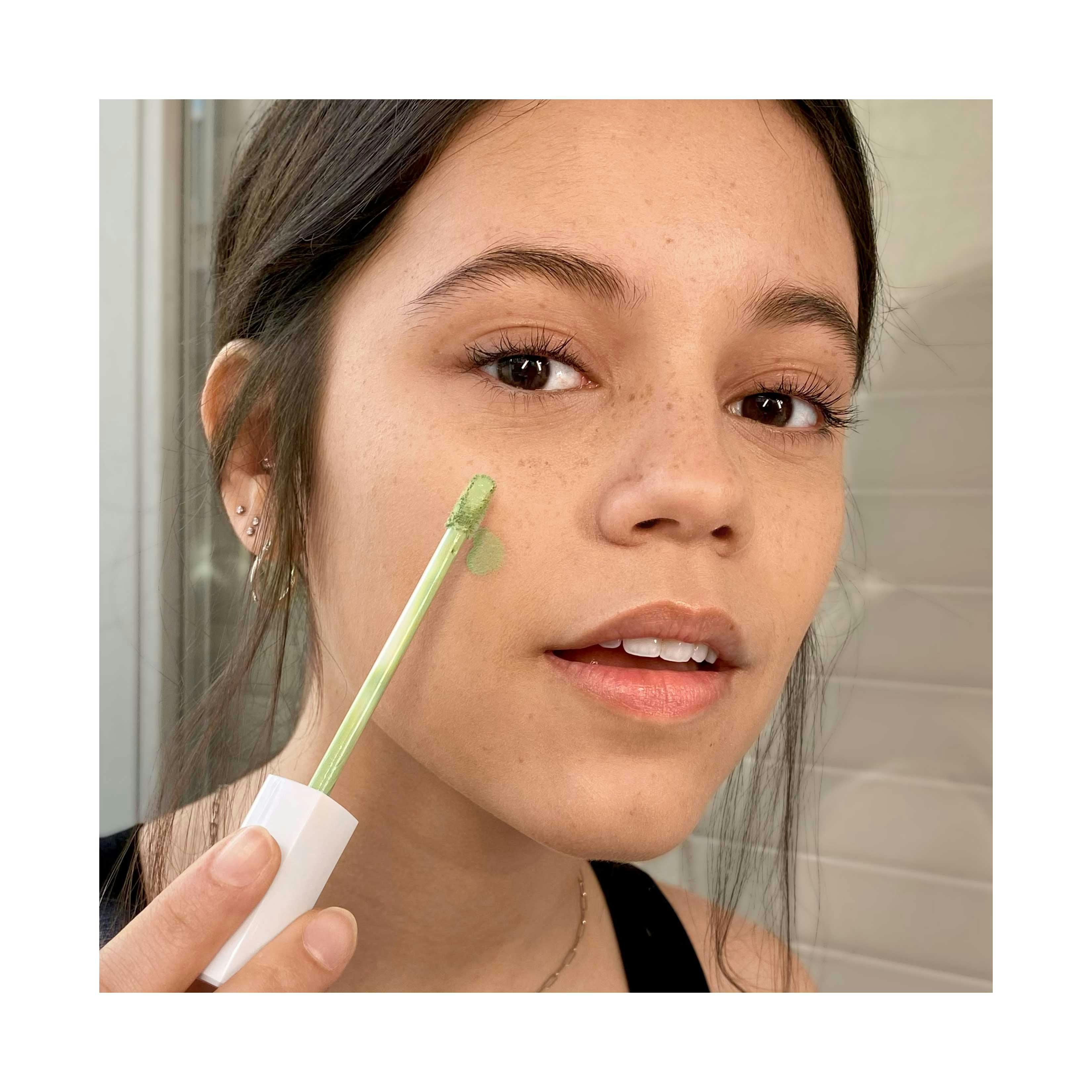 green concealer for acne